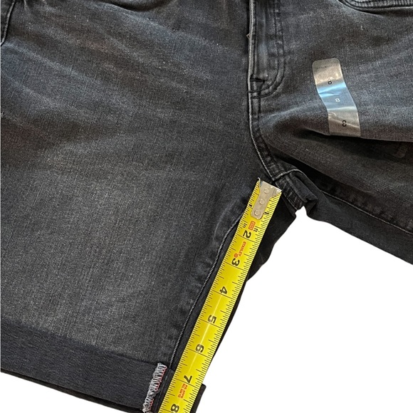 NWT TOMMY HILFIGER Women's Greenwich Cuffed Bermuda Denim Shorts in Black Size 8 - Picture 9 of 10